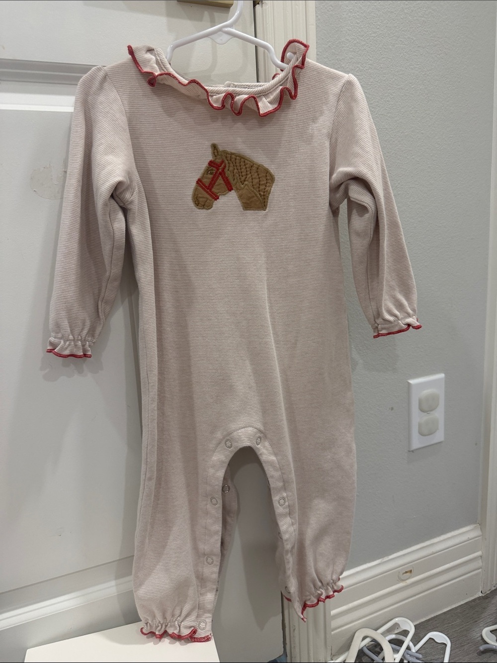 Cream Ruffle-Trim Horse Appliqué Footie One-Piece for Kids